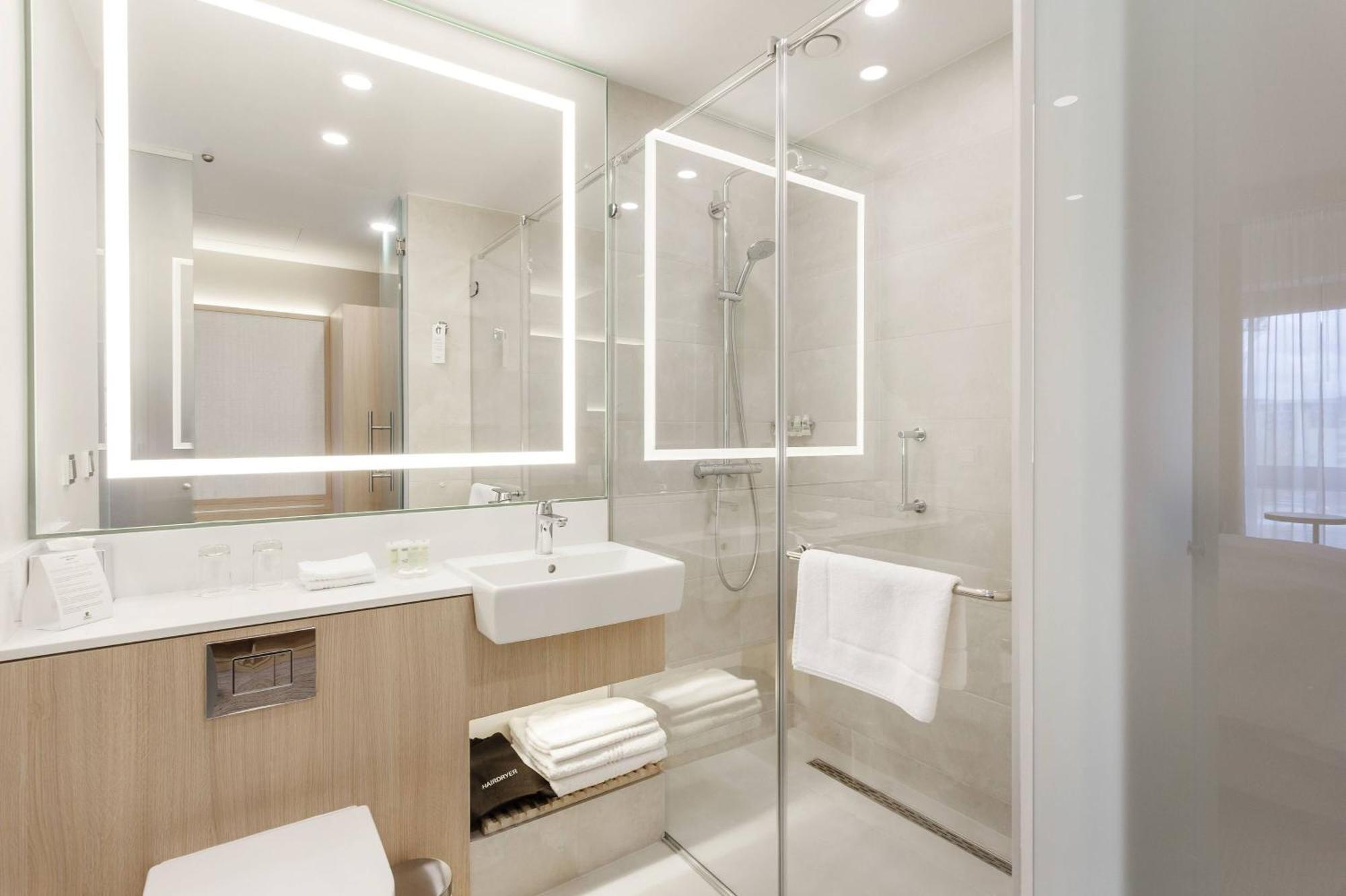 Courtyard By Marriott Vilnius City Center Ngoại thất bức ảnh
