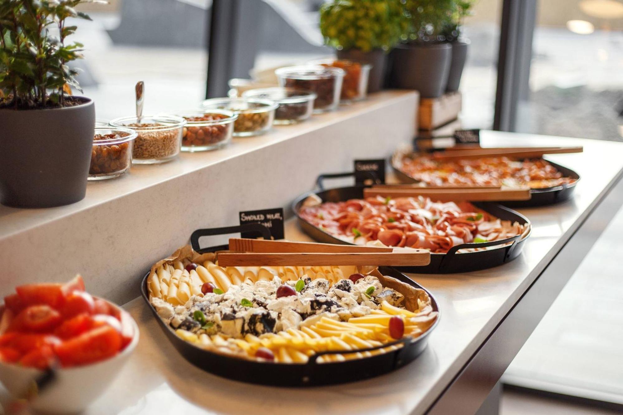 Courtyard By Marriott Vilnius City Center Ngoại thất bức ảnh