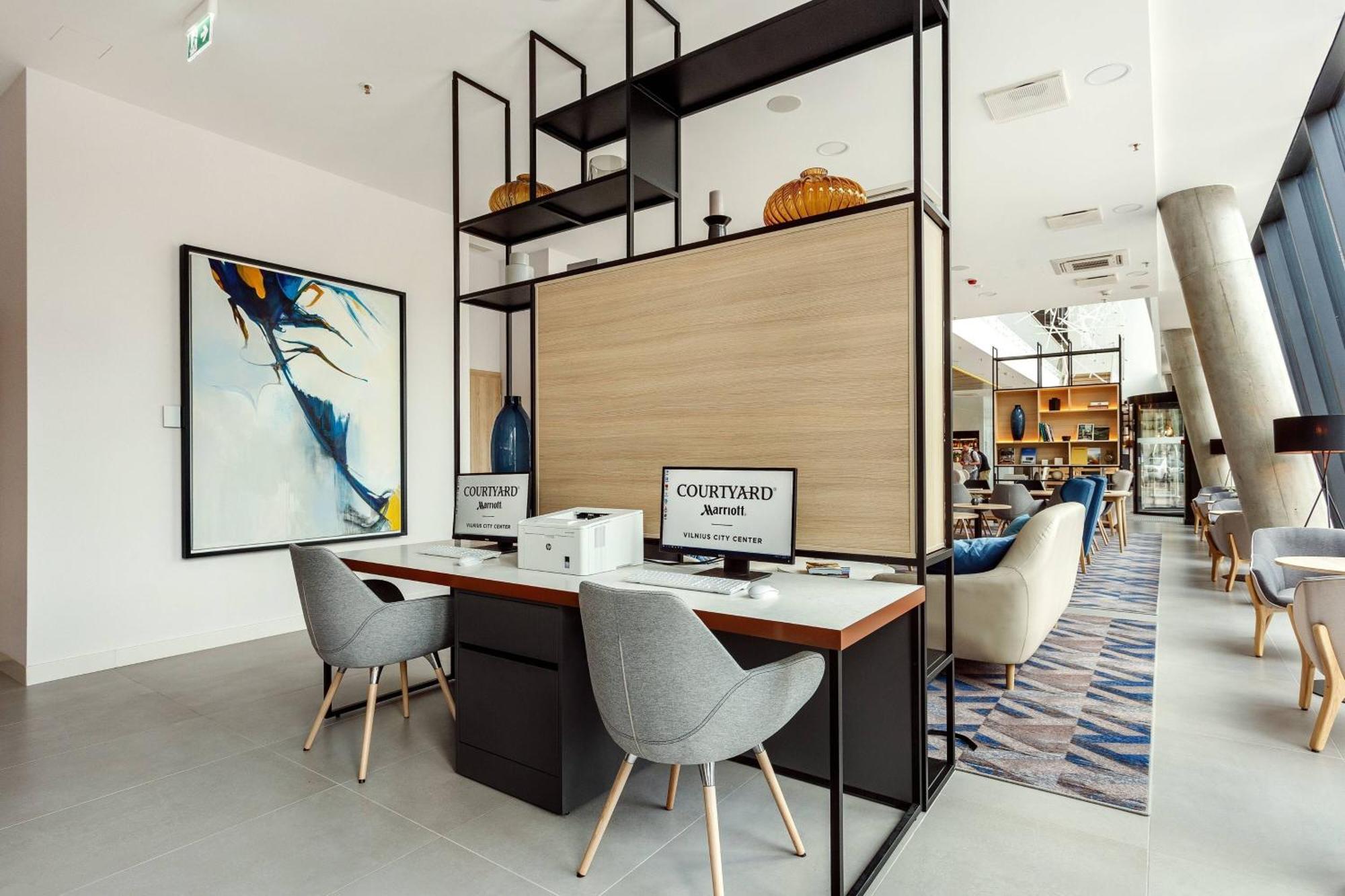 Courtyard By Marriott Vilnius City Center Ngoại thất bức ảnh