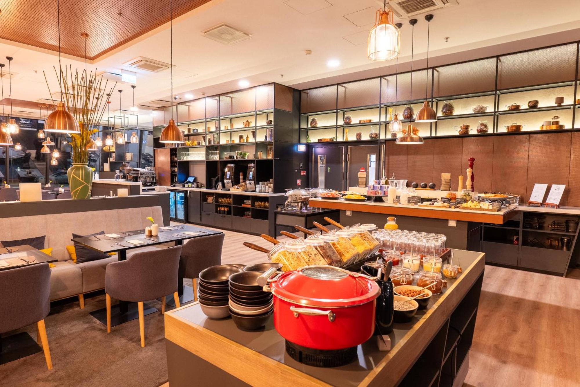 Courtyard By Marriott Vilnius City Center Ngoại thất bức ảnh