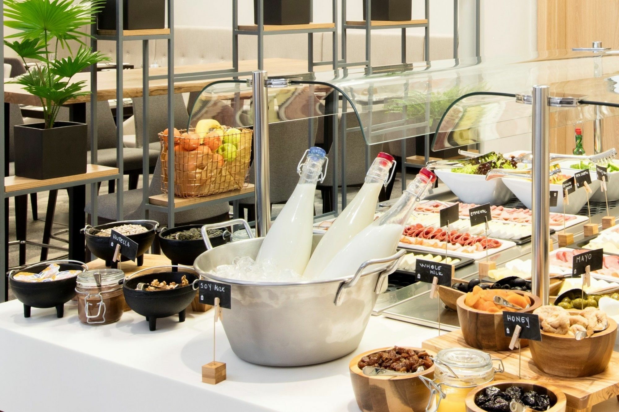 Courtyard By Marriott Vilnius City Center Ngoại thất bức ảnh